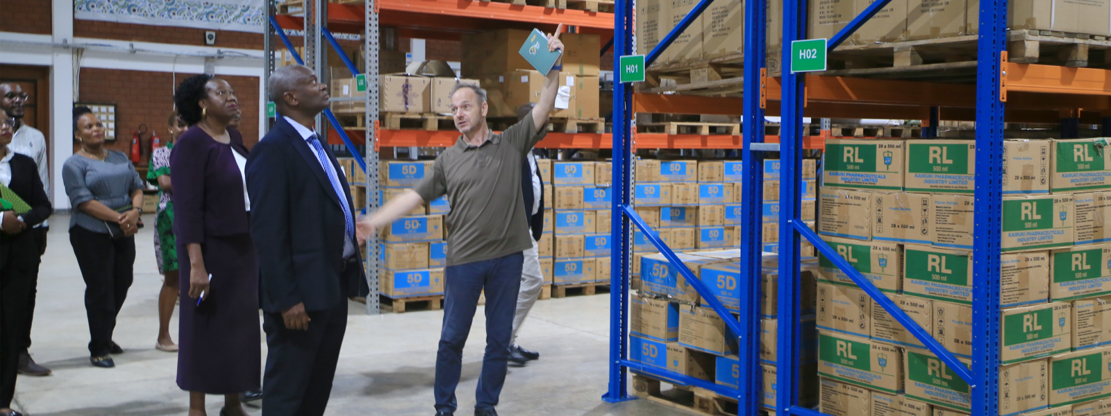 First slide [1600x600]