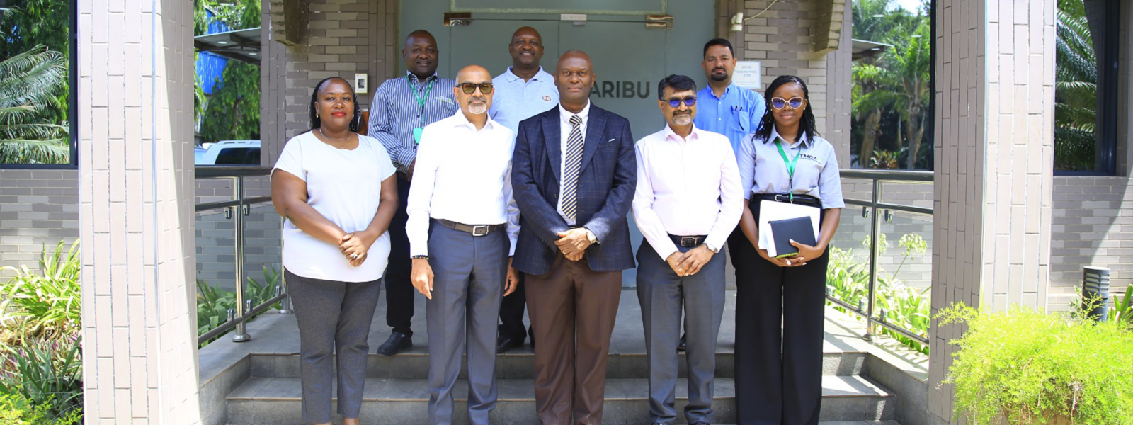 First slide [1600x600]