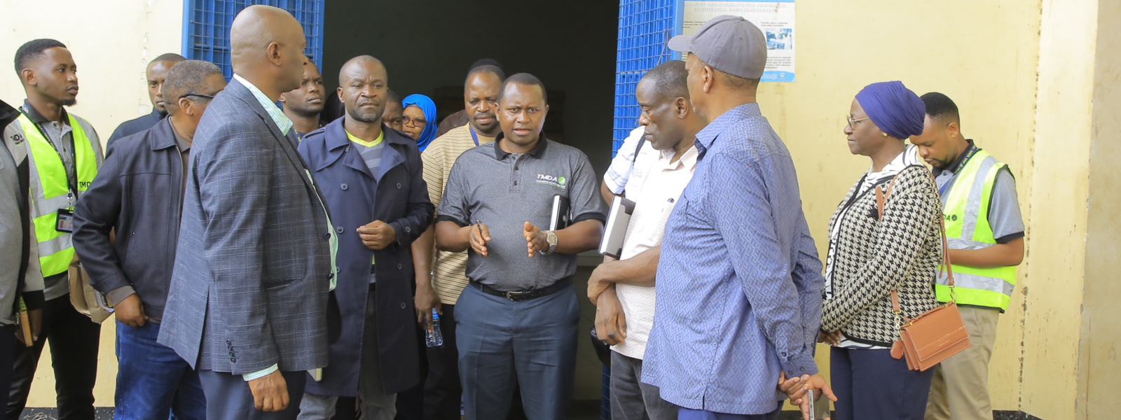 First slide [1600x600]