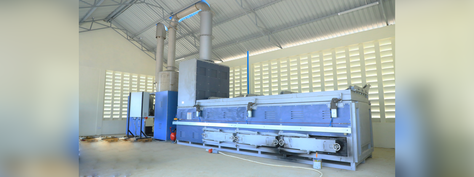 First slide [1600x600]